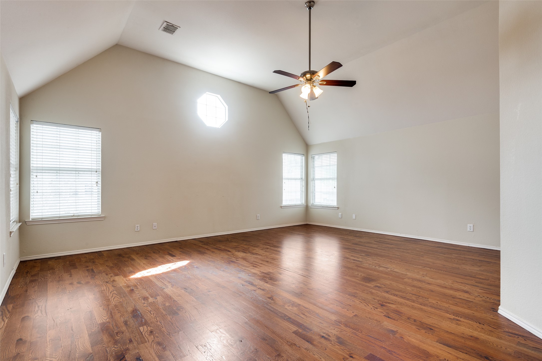 2904 Woods Drive