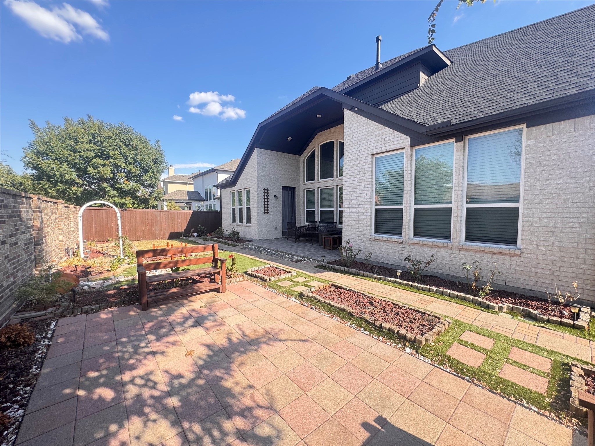 12912 Twelve Oaks Avenue