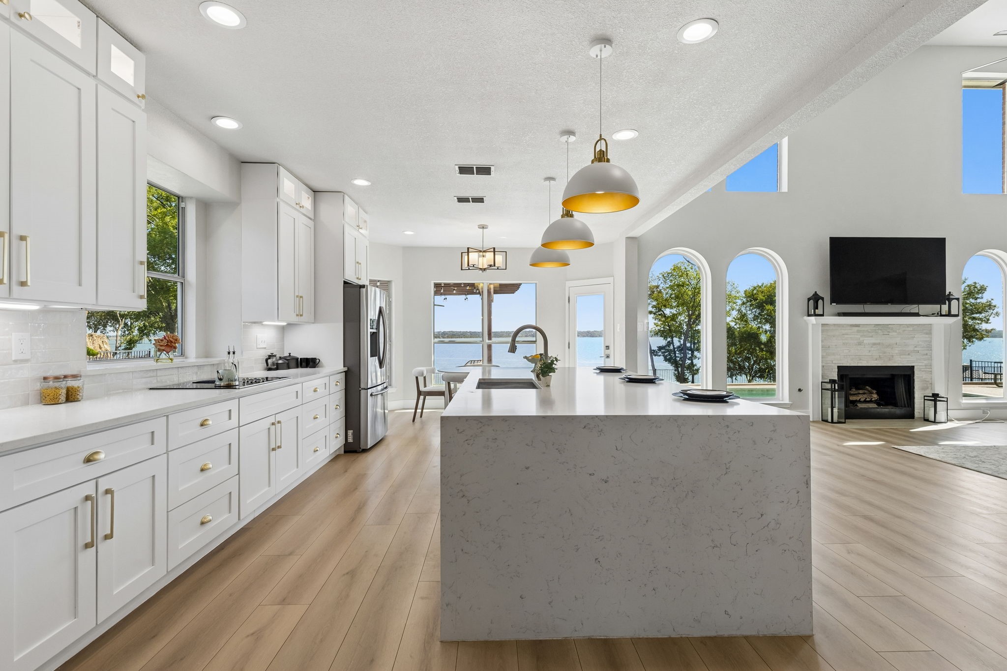 6218 Lincolnshire Lane