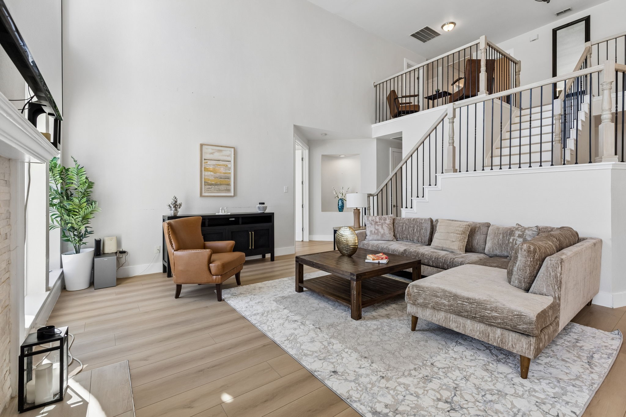 6218 Lincolnshire Lane
