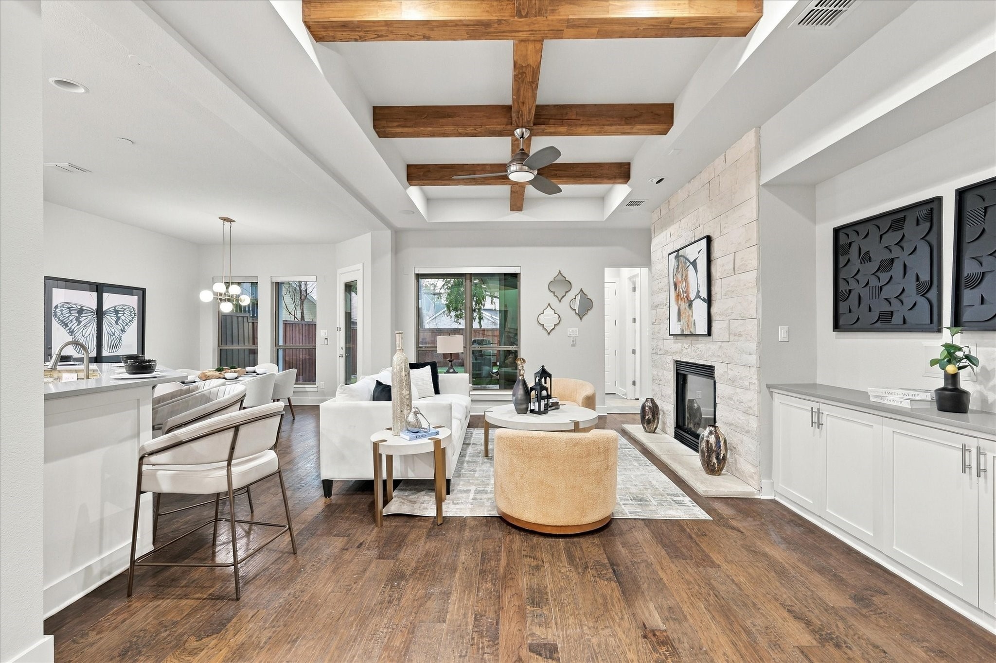 6251 Lakeshore Drive
