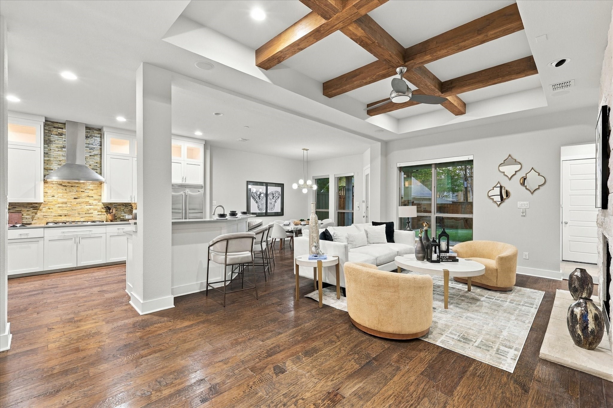 6251 Lakeshore Drive