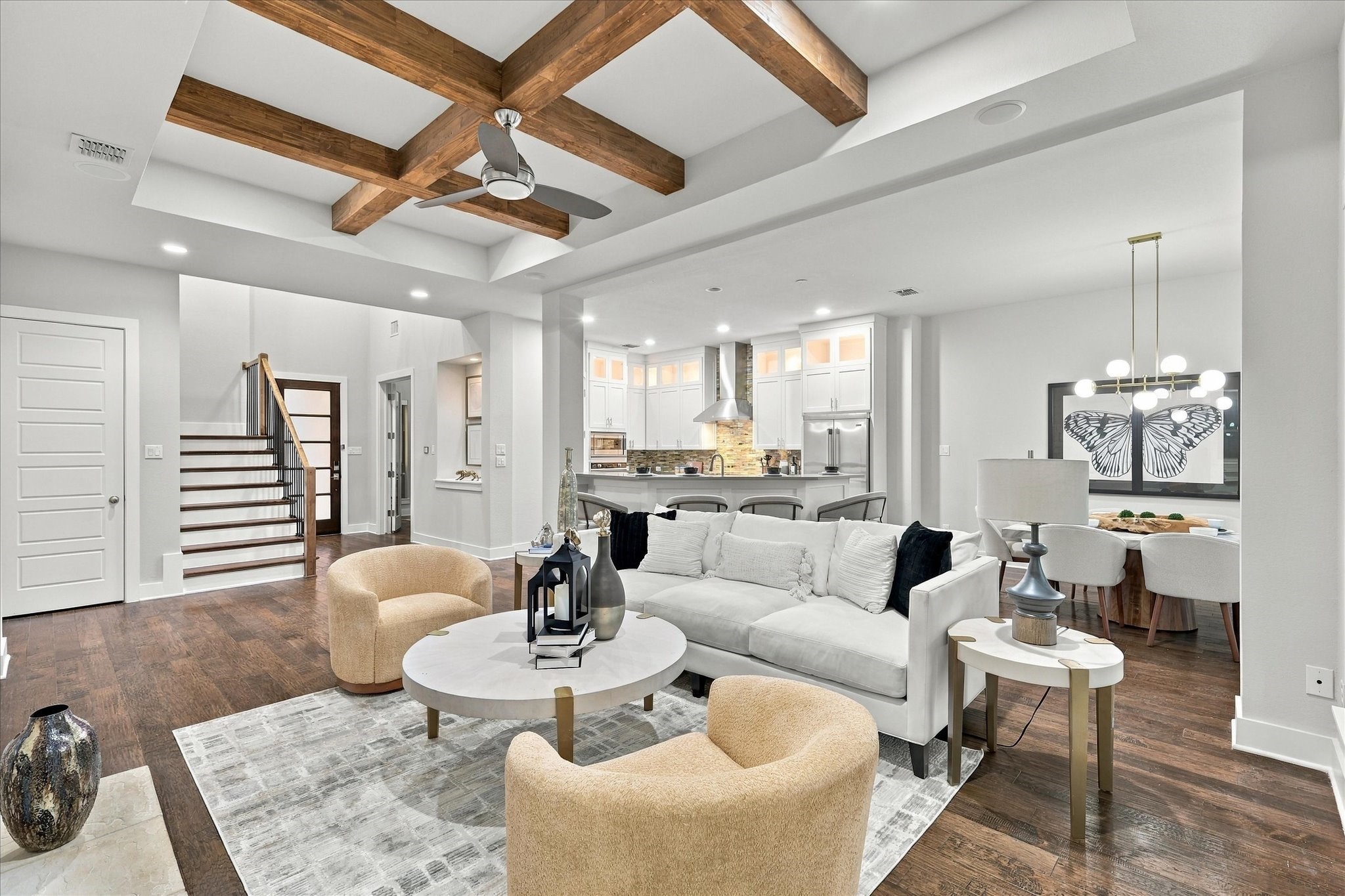 6251 Lakeshore Drive