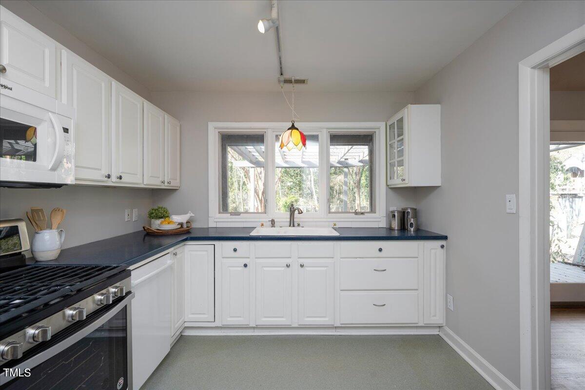 1418 Pineview Drive
