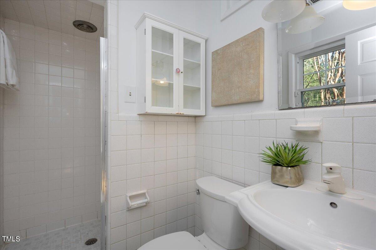 1418 Pineview Drive