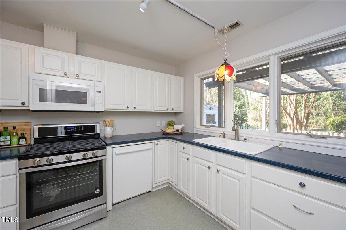 1418 Pineview Drive