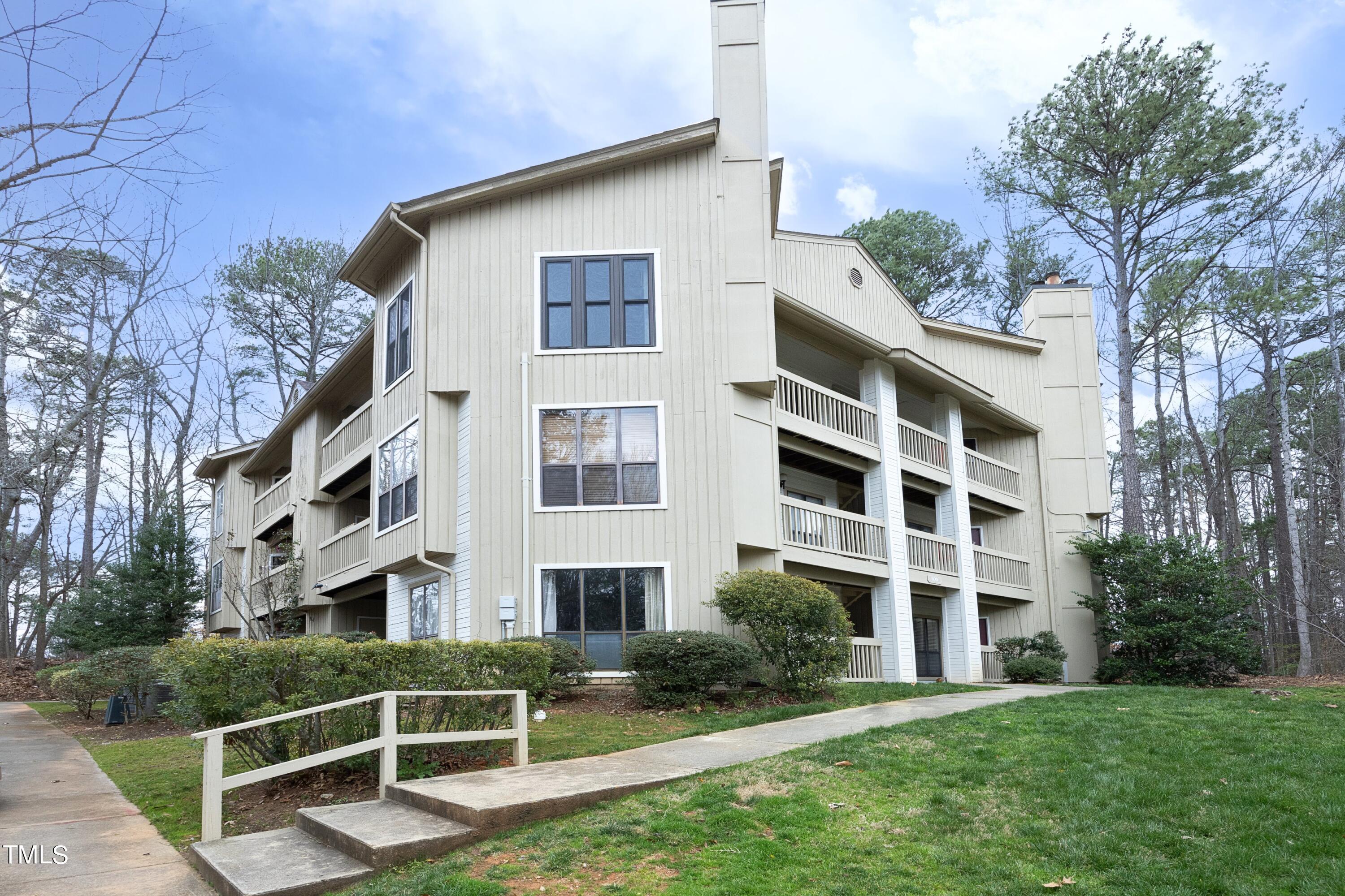 832 New Kent Place