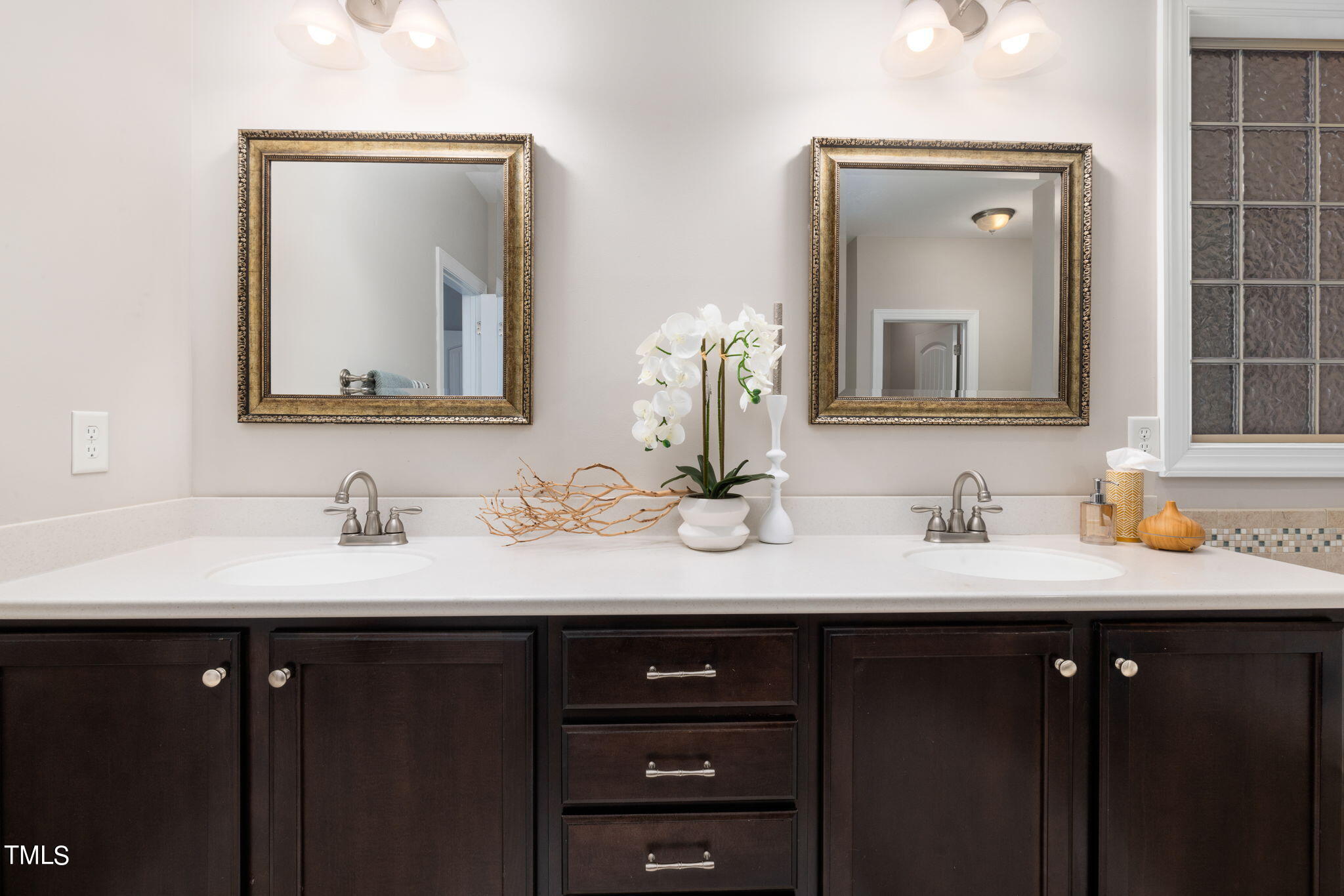 725 Weavers Ridge Drive