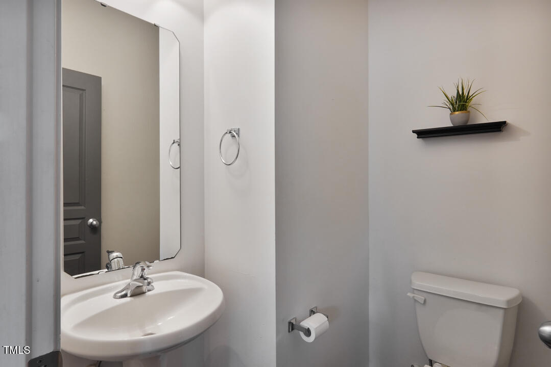 5509 Silver Moon Lane