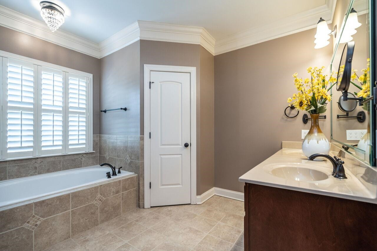 142 Scarlet Oak Run