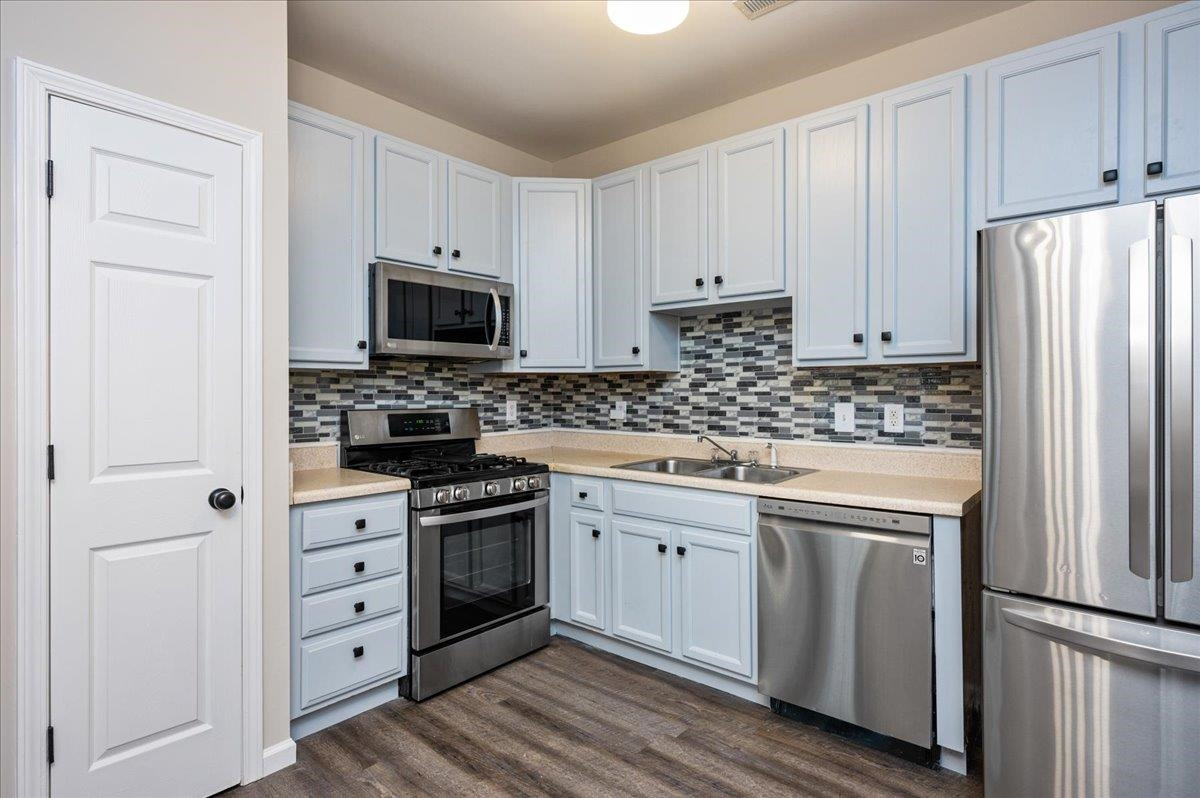 1210 Canyon Rock Court # 103