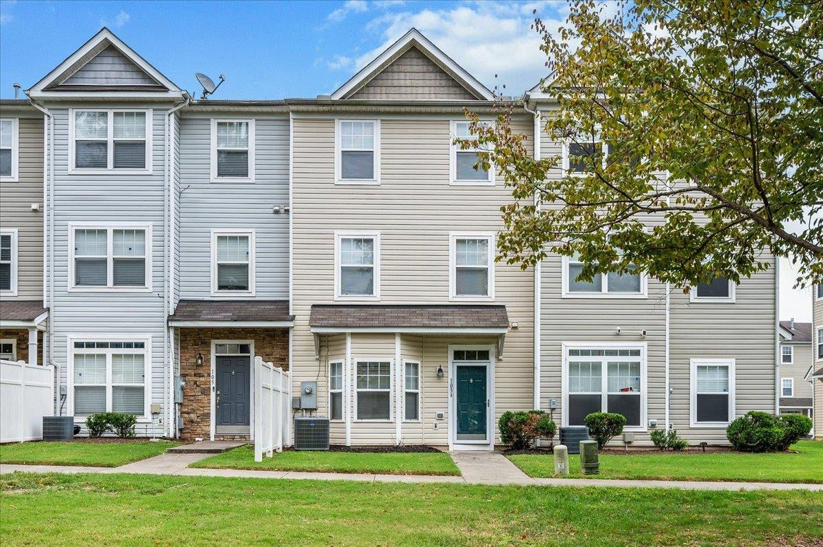 1210 Canyon Rock Court # 103