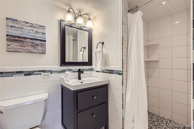 789 N Clarkson Street Unit: 201
