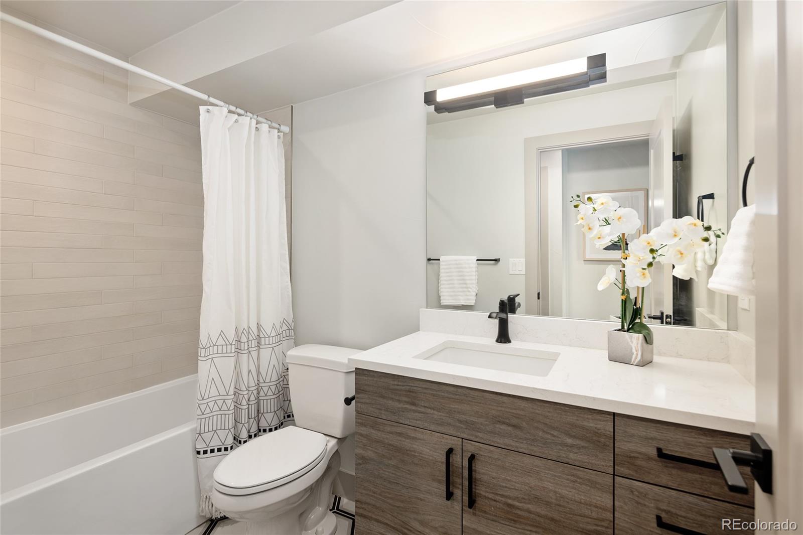 405 Harrison Street Unit: 3