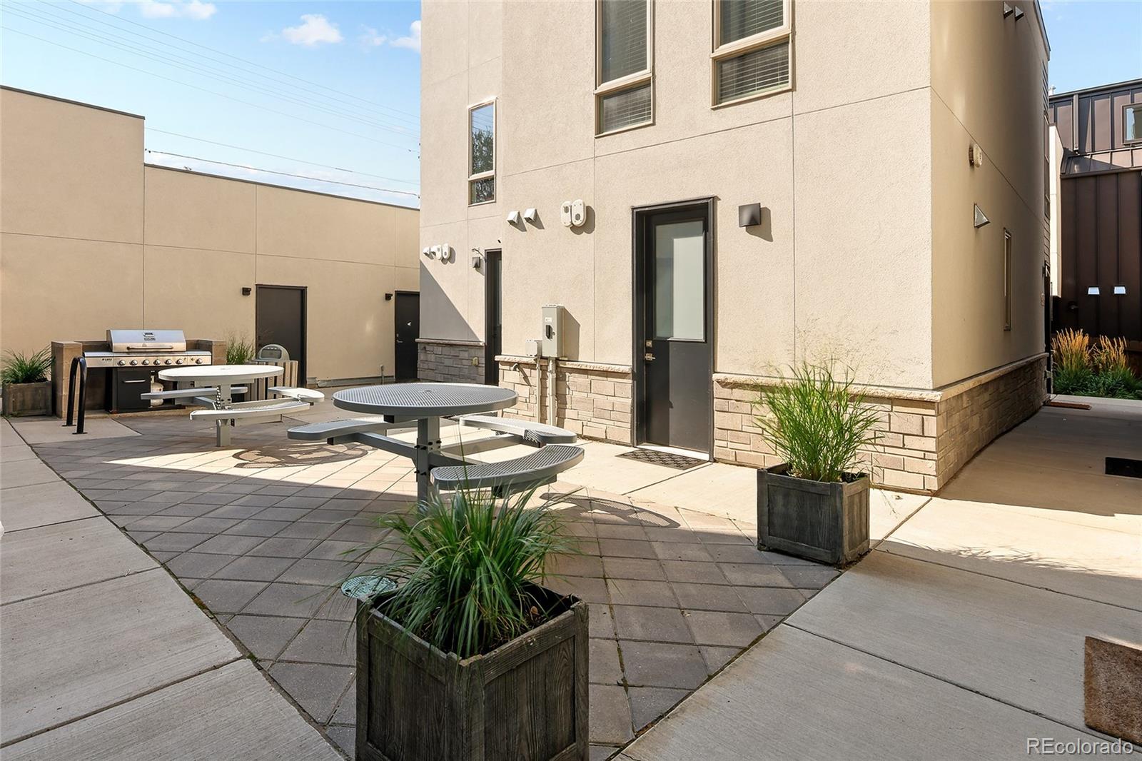 405 Harrison Street Unit: 3