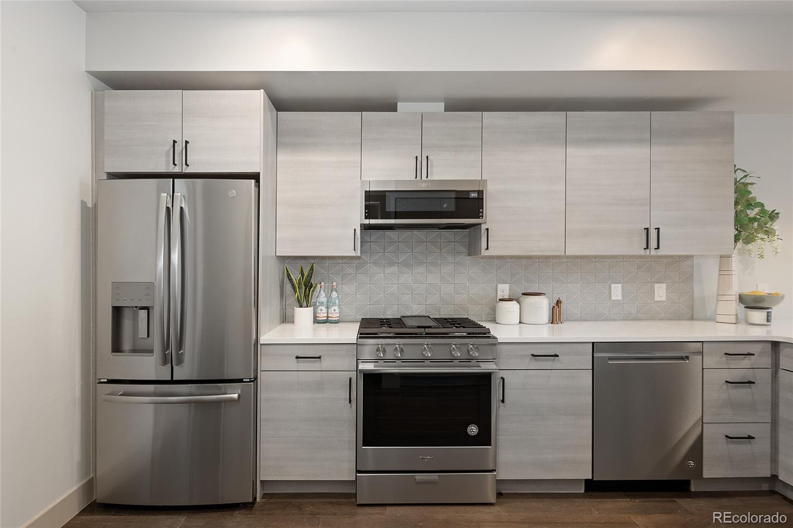 405 Harrison Street Unit: 3