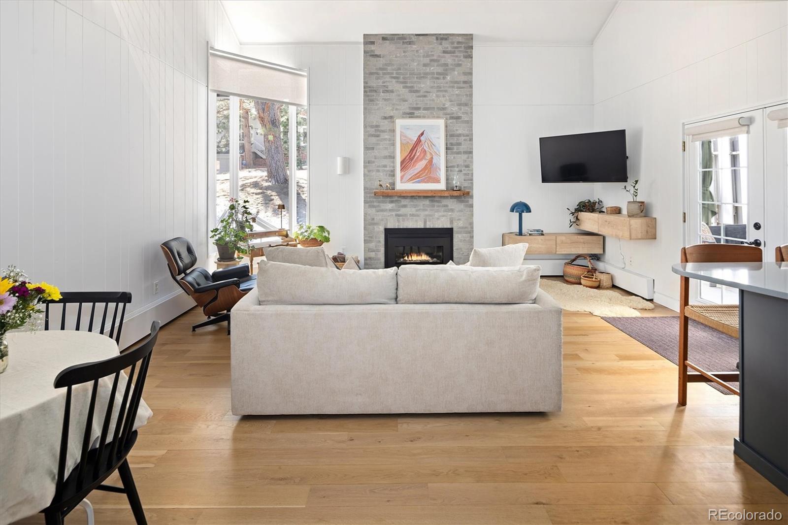 2378 Hearth Drive Unit: 19