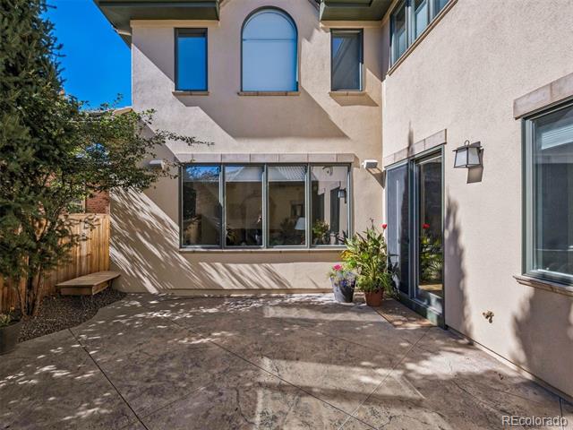 542 Adams Street