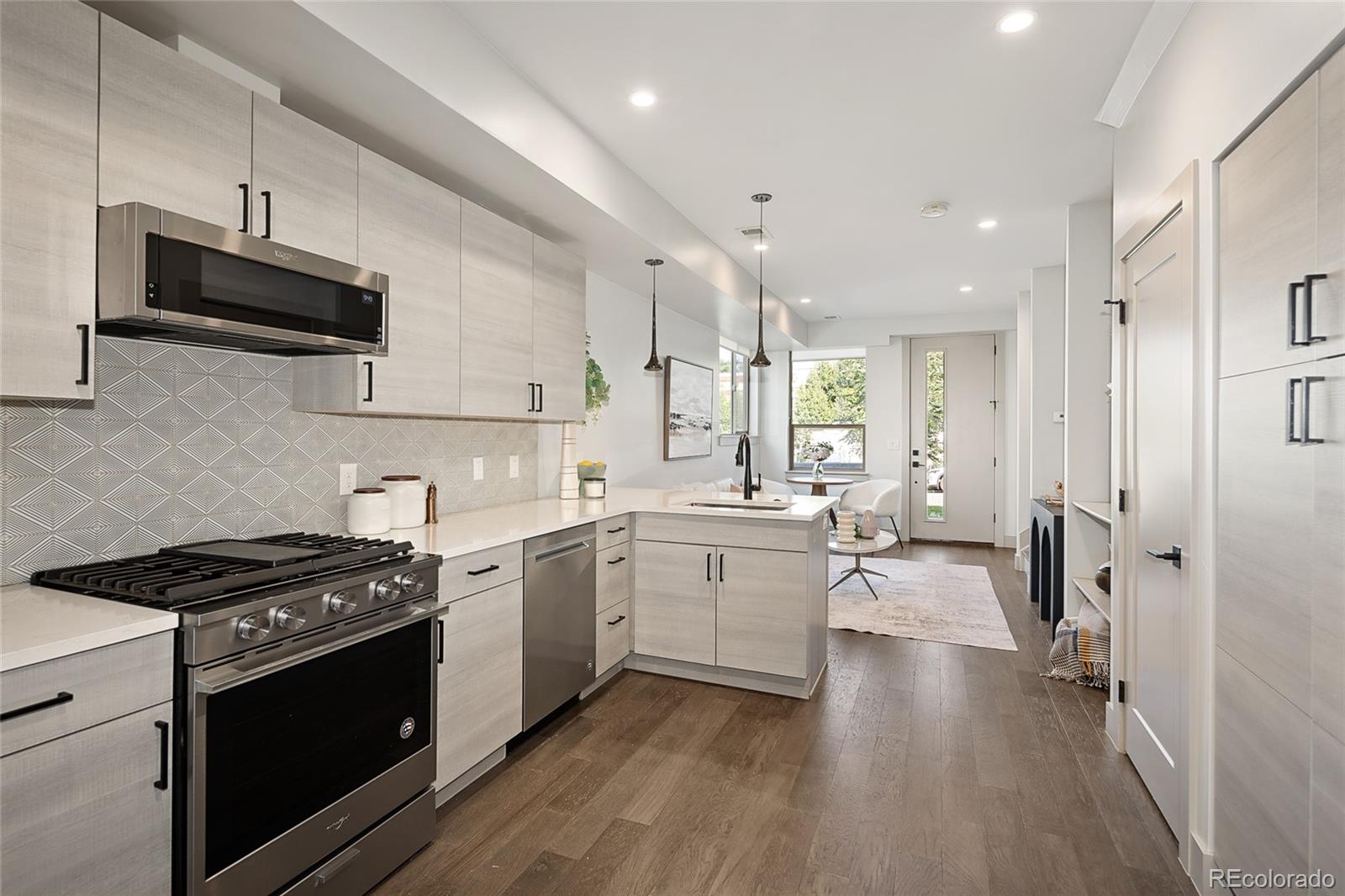405 Harrison Street Unit: 3