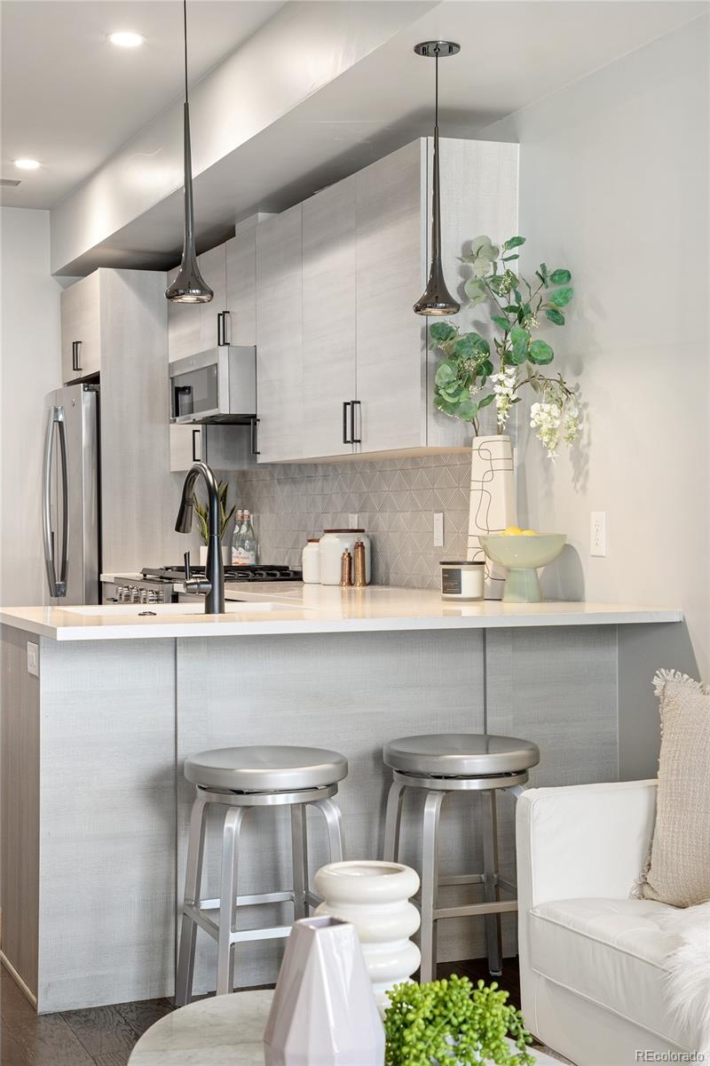 405 Harrison Street Unit: 3