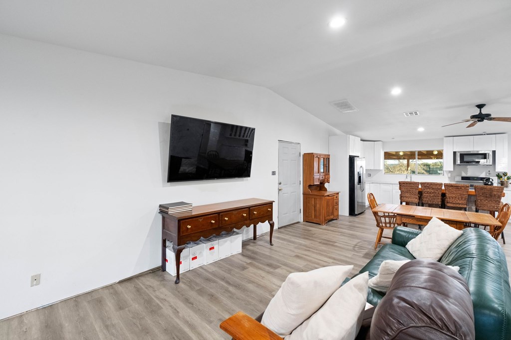 119 E Cherry Ridge