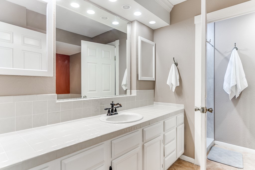 1323 Paragon Place