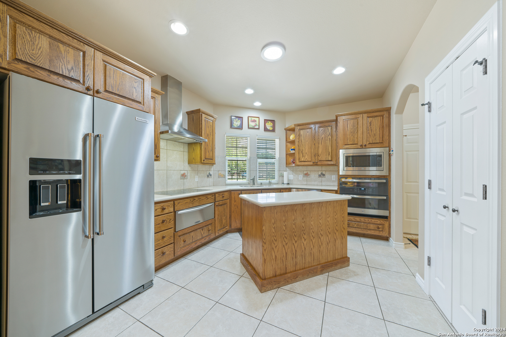 129 W EVERGREEN ST
