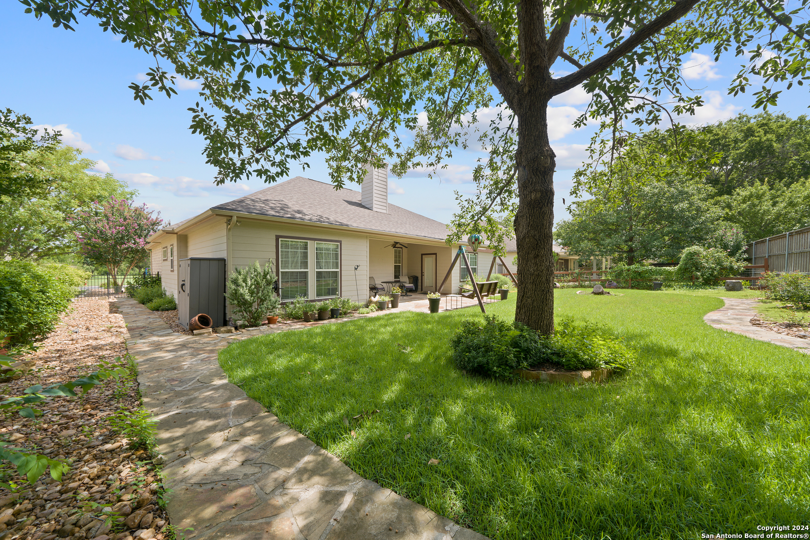 129 W EVERGREEN ST