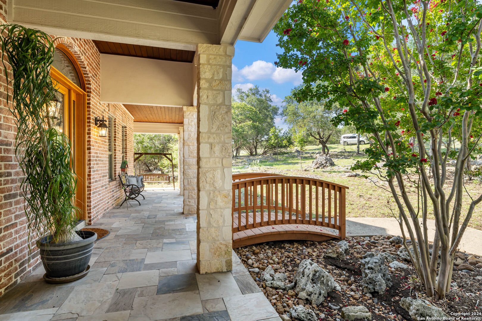 206 Hoskins Trl
