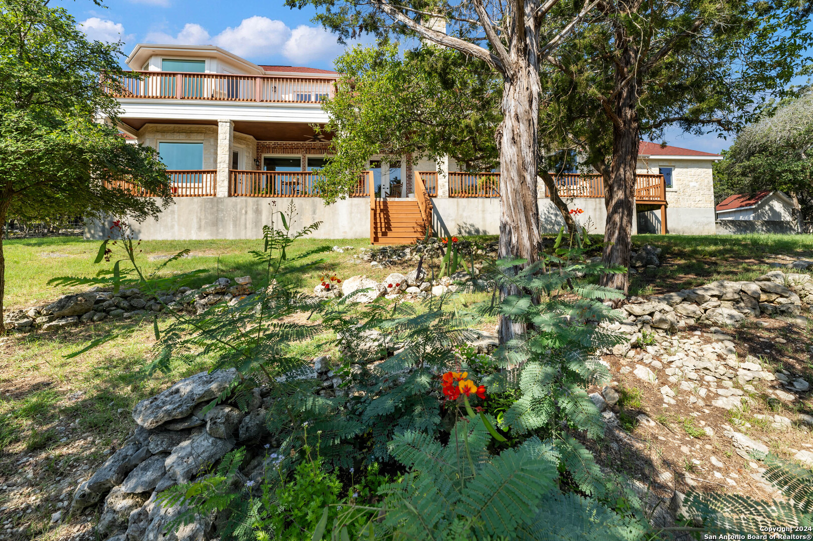206 Hoskins Trl