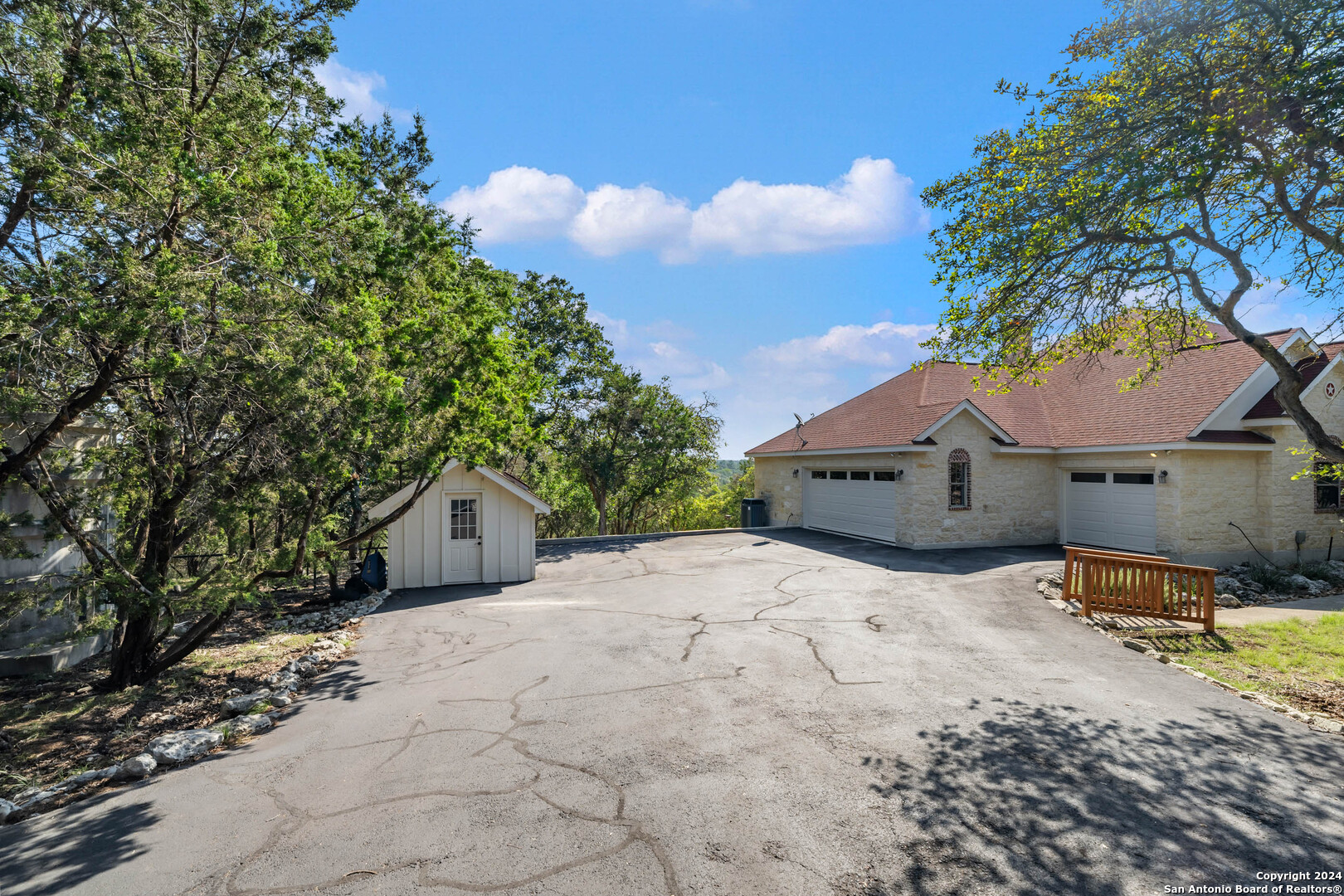 206 Hoskins Trl