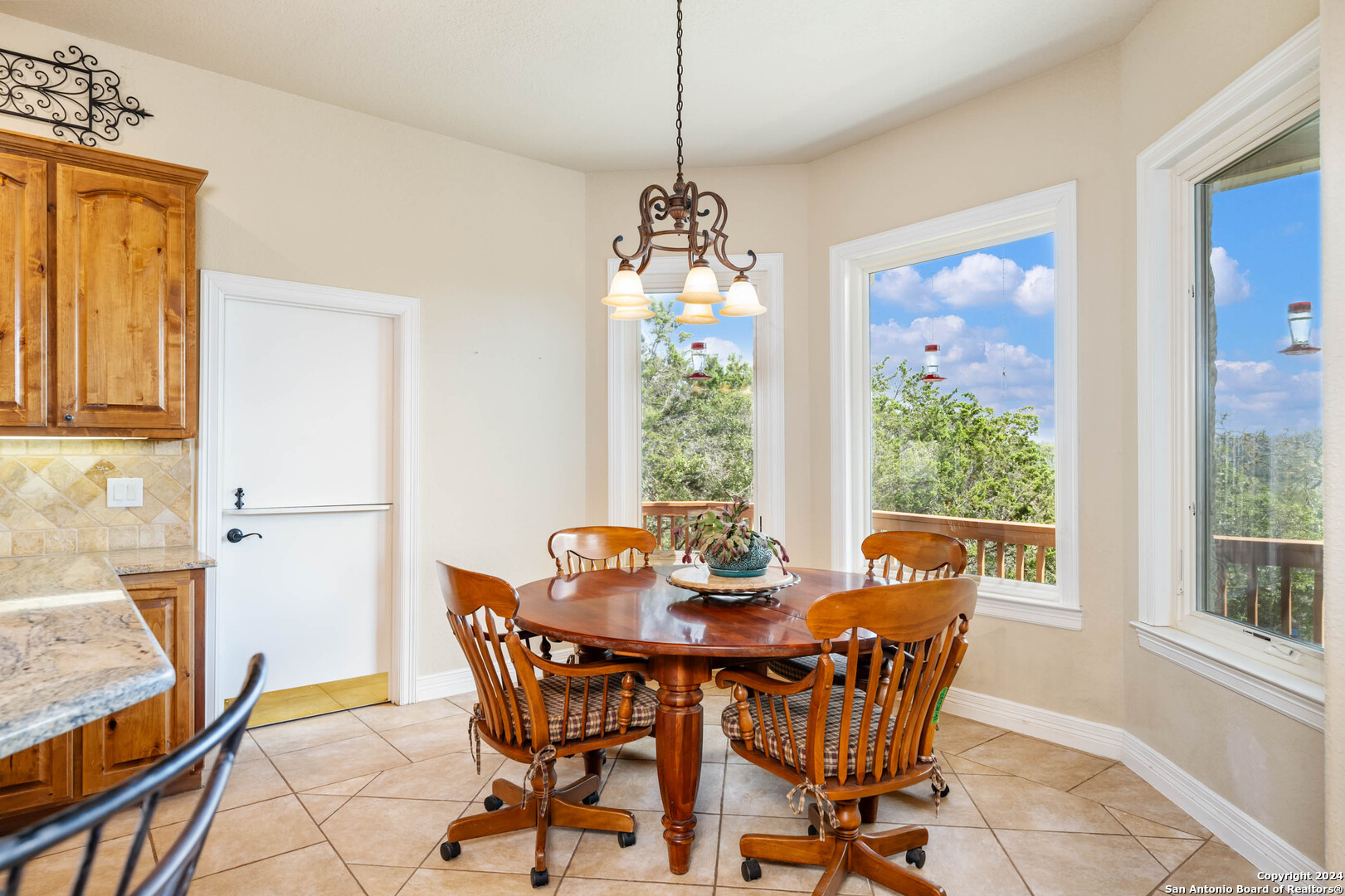 206 Hoskins Trl