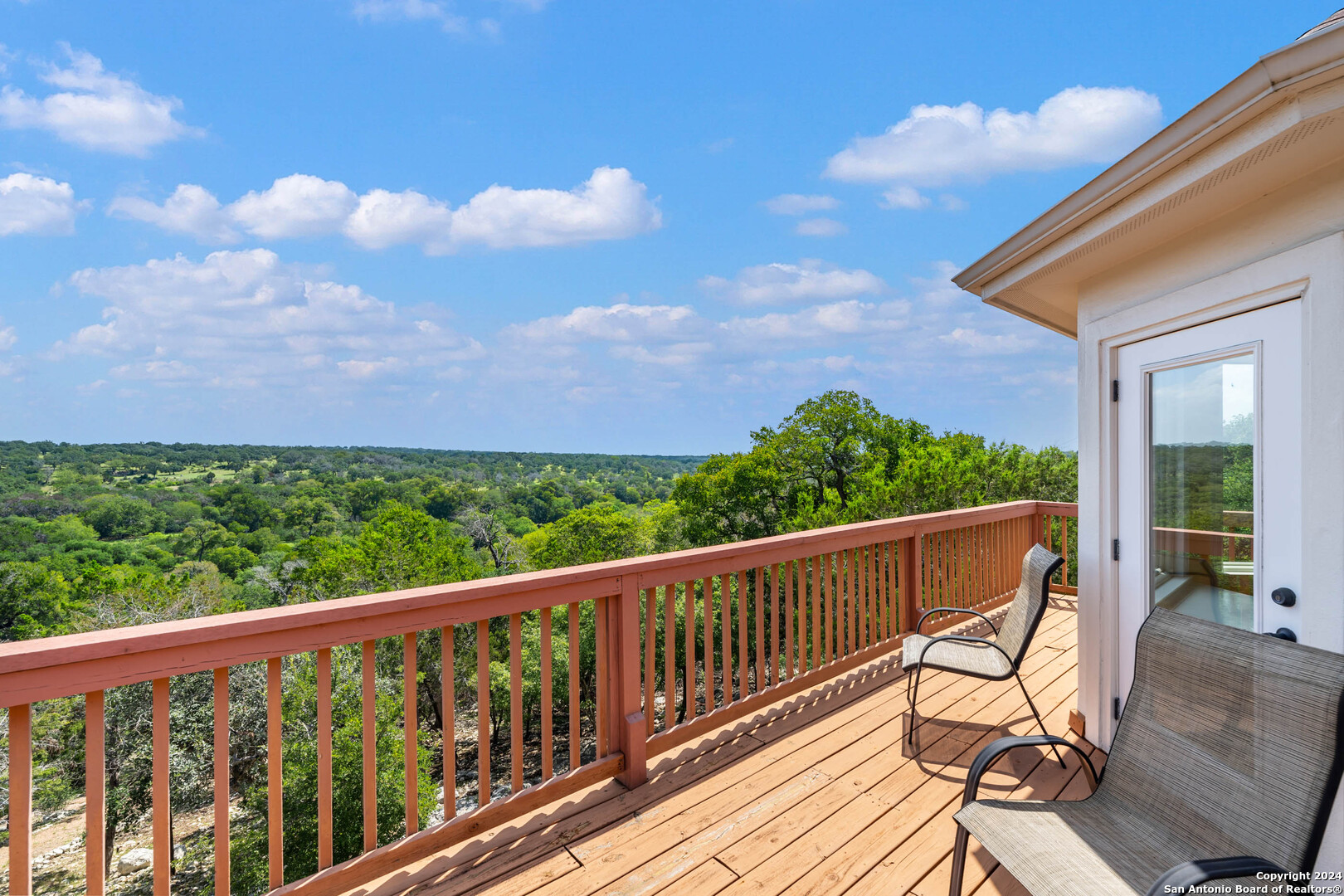206 Hoskins Trl