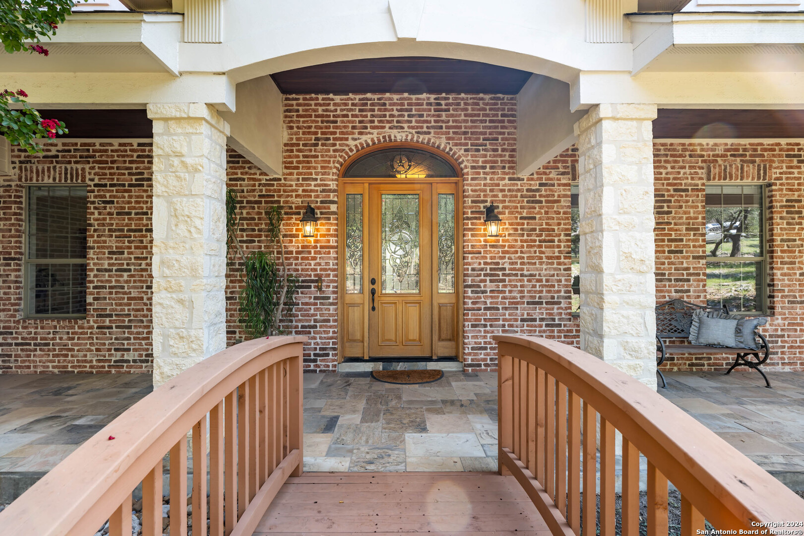 206 Hoskins Trl