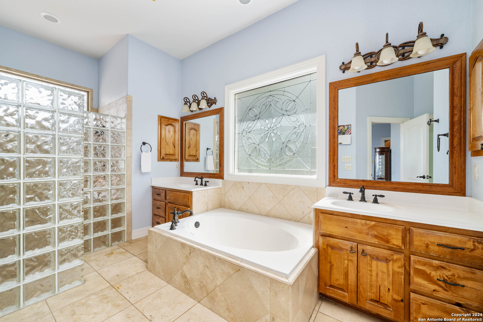 206 Hoskins Trl