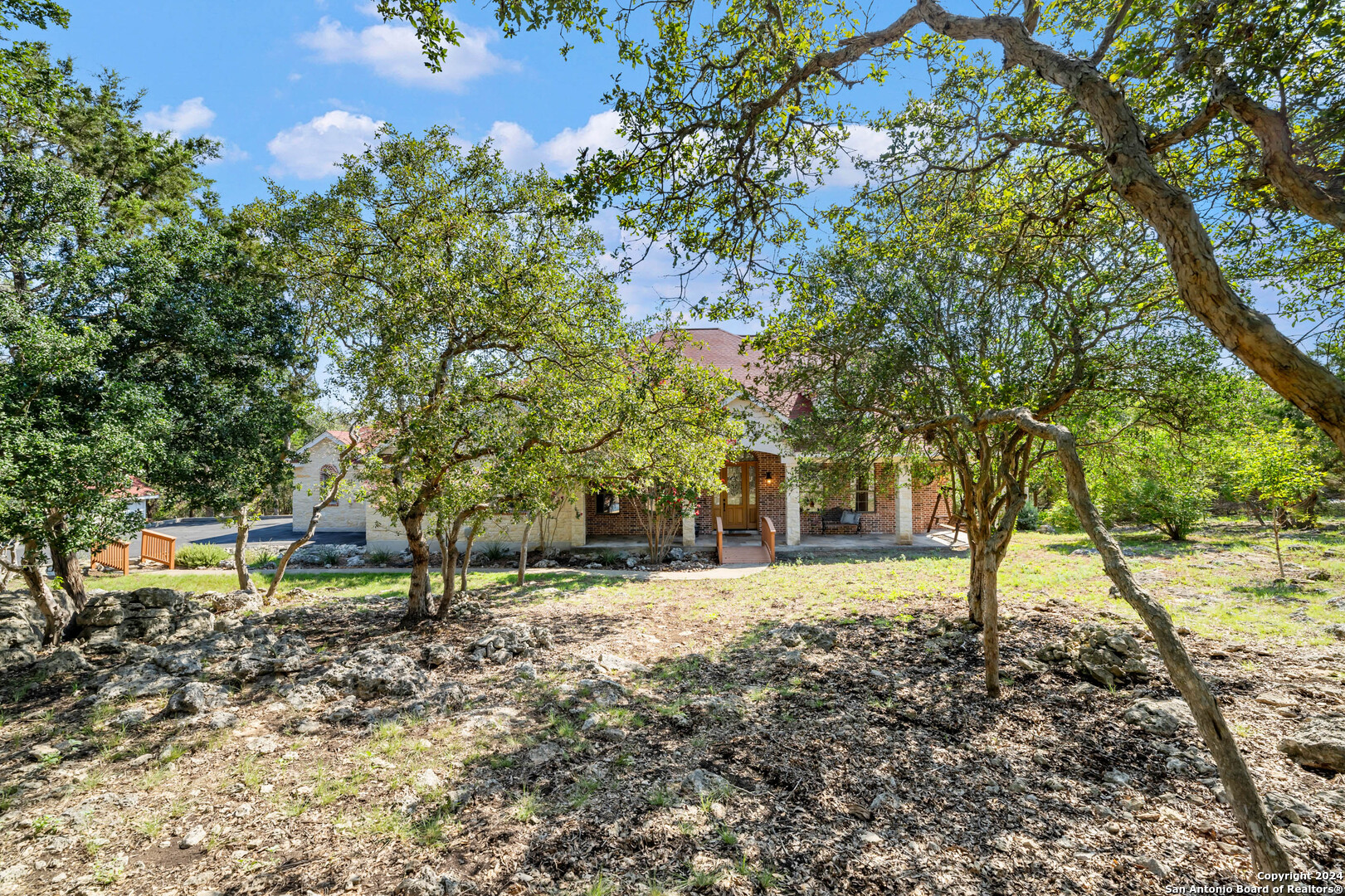 206 Hoskins Trl