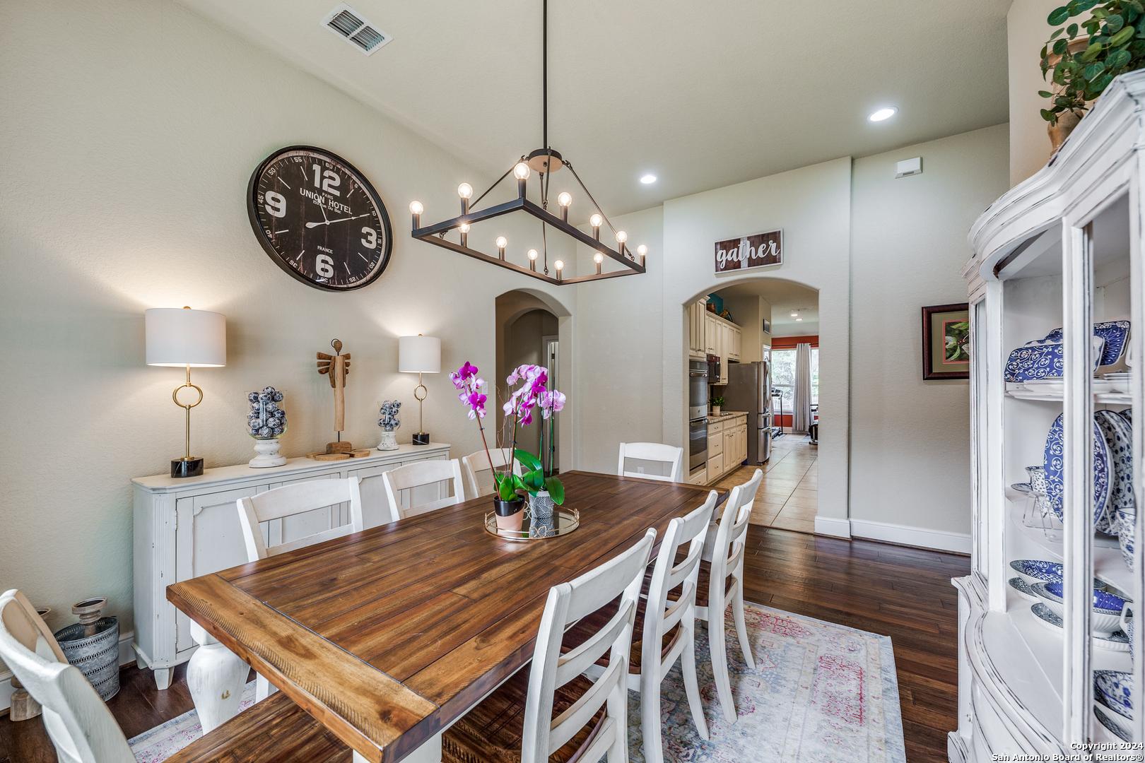 233 LUDWIG DR