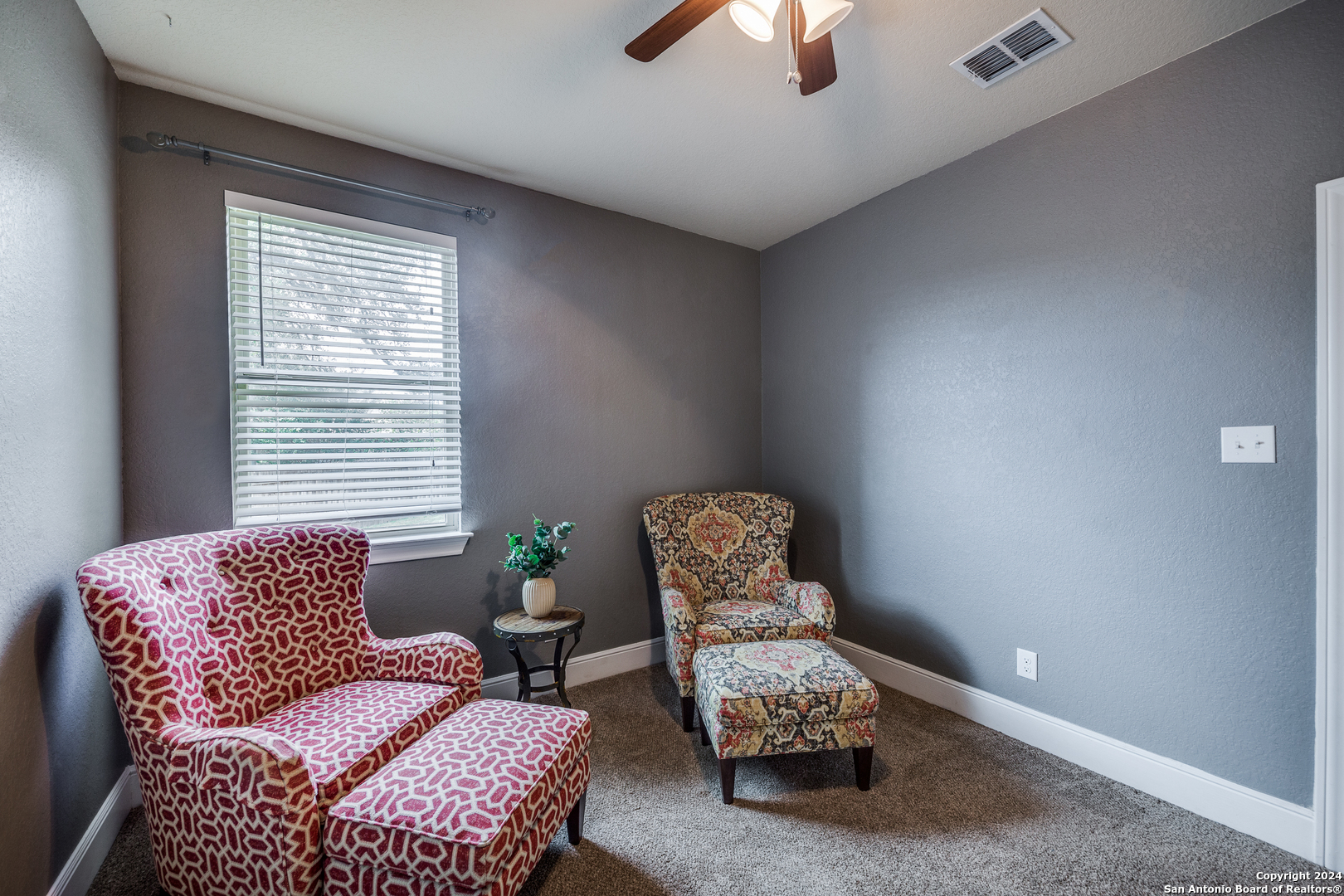 233 LUDWIG DR