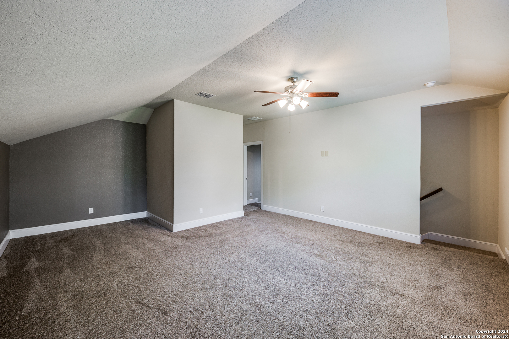 233 LUDWIG DR