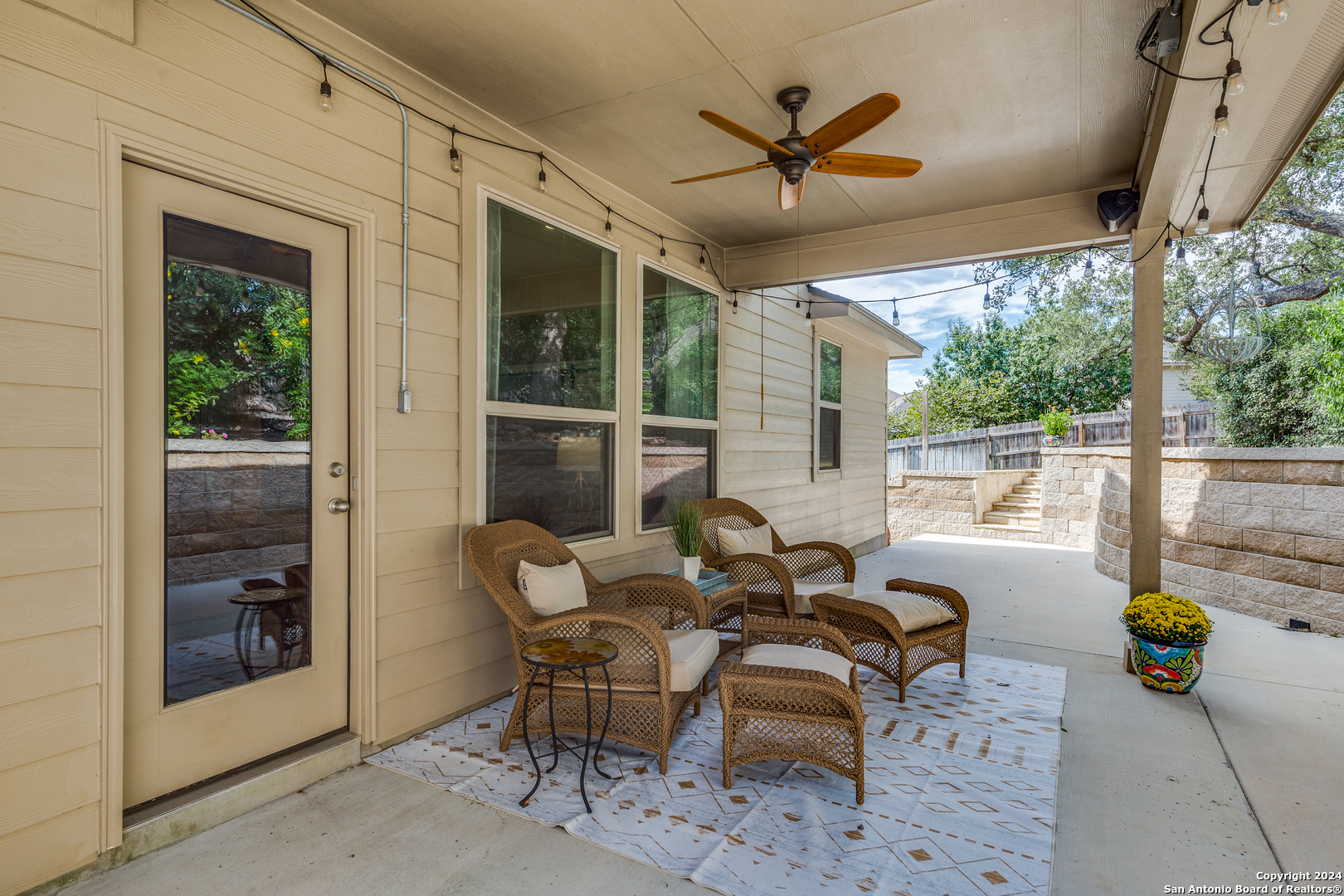 233 LUDWIG DR