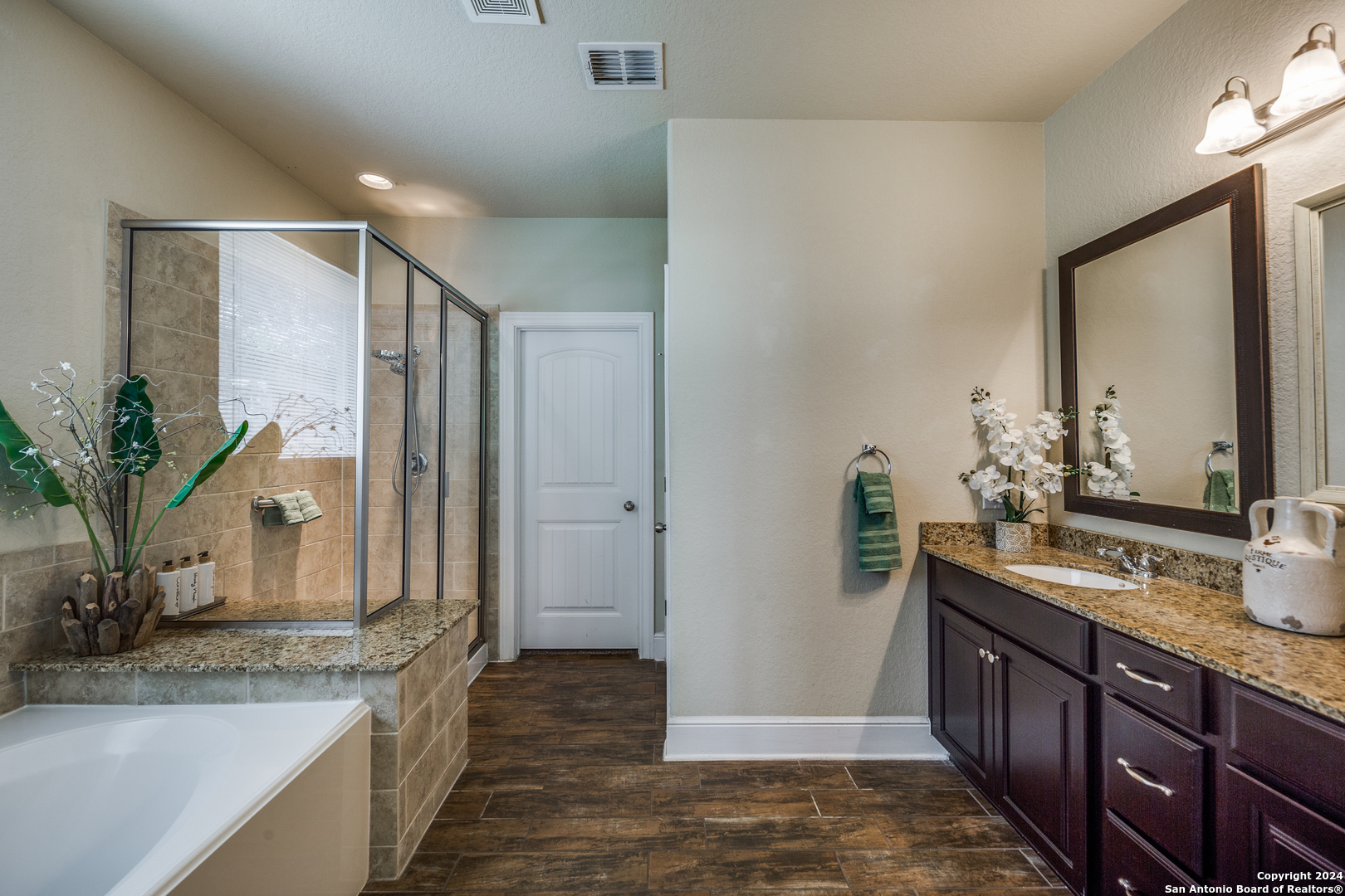 233 LUDWIG DR
