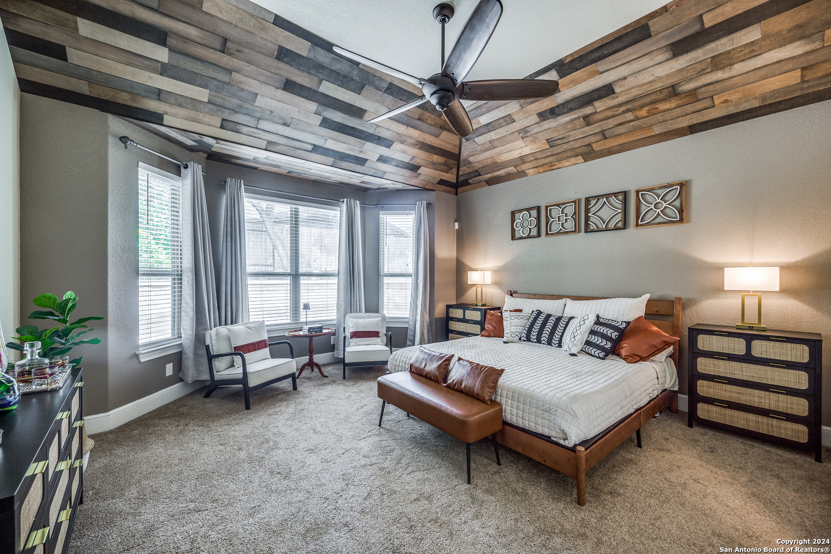 233 LUDWIG DR