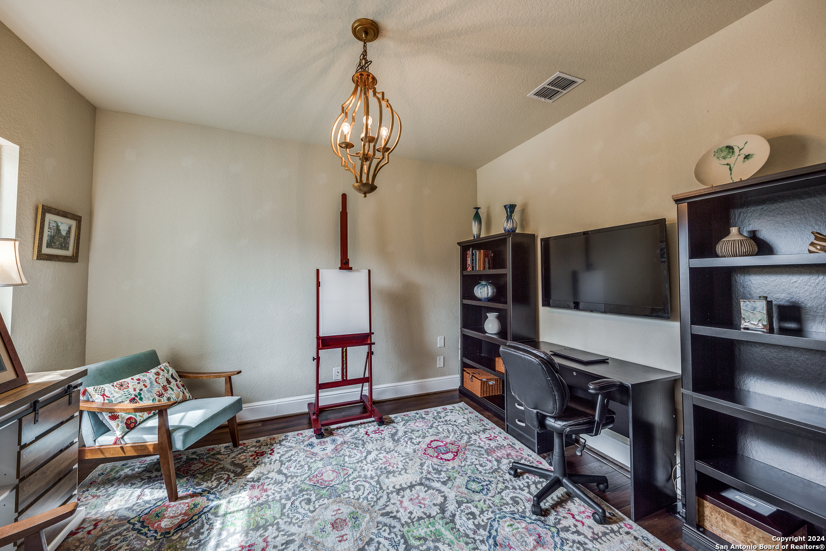 233 LUDWIG DR