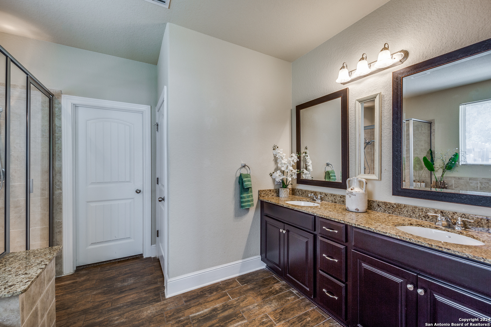 233 LUDWIG DR