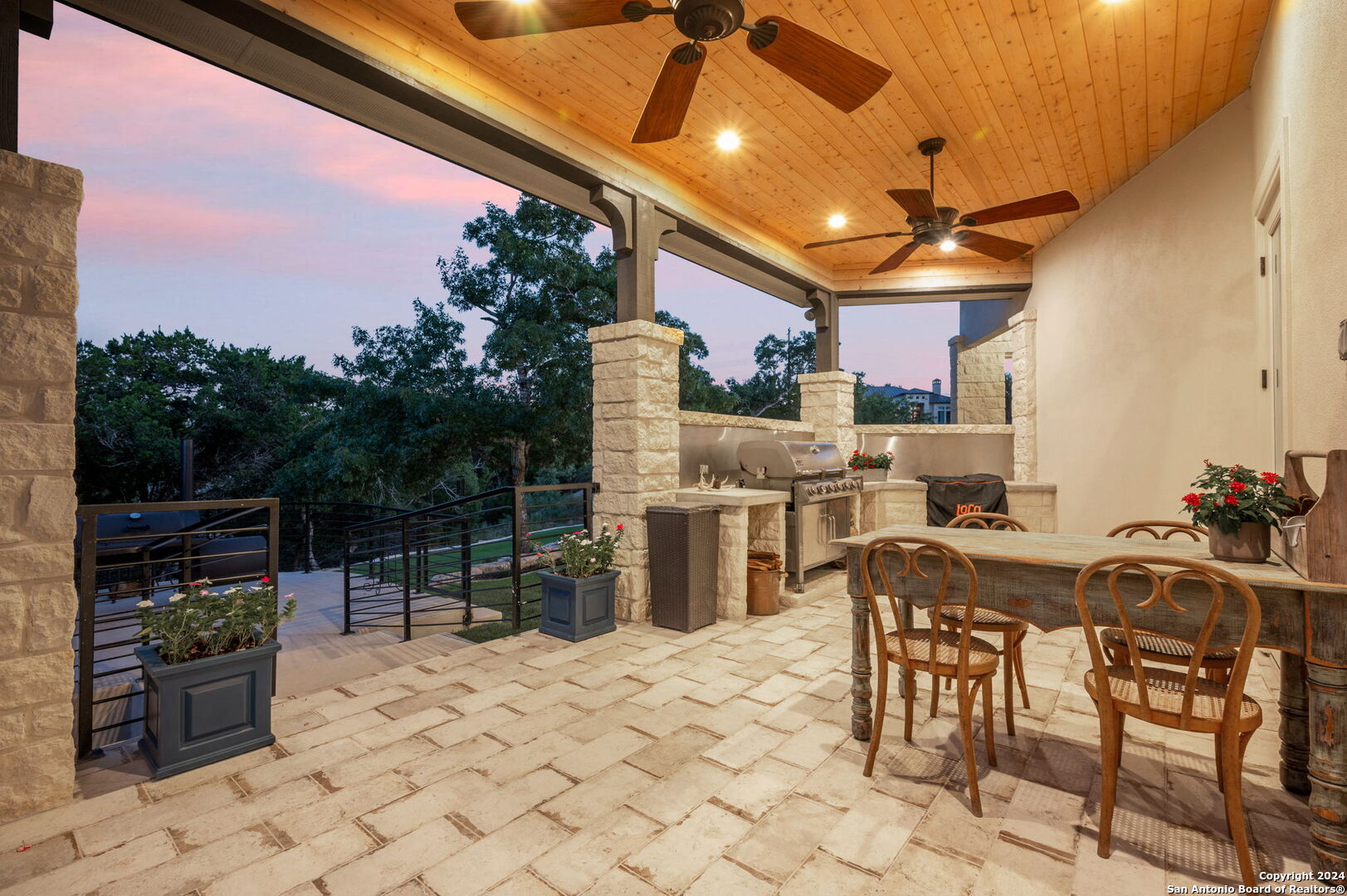 639 Menger Springs