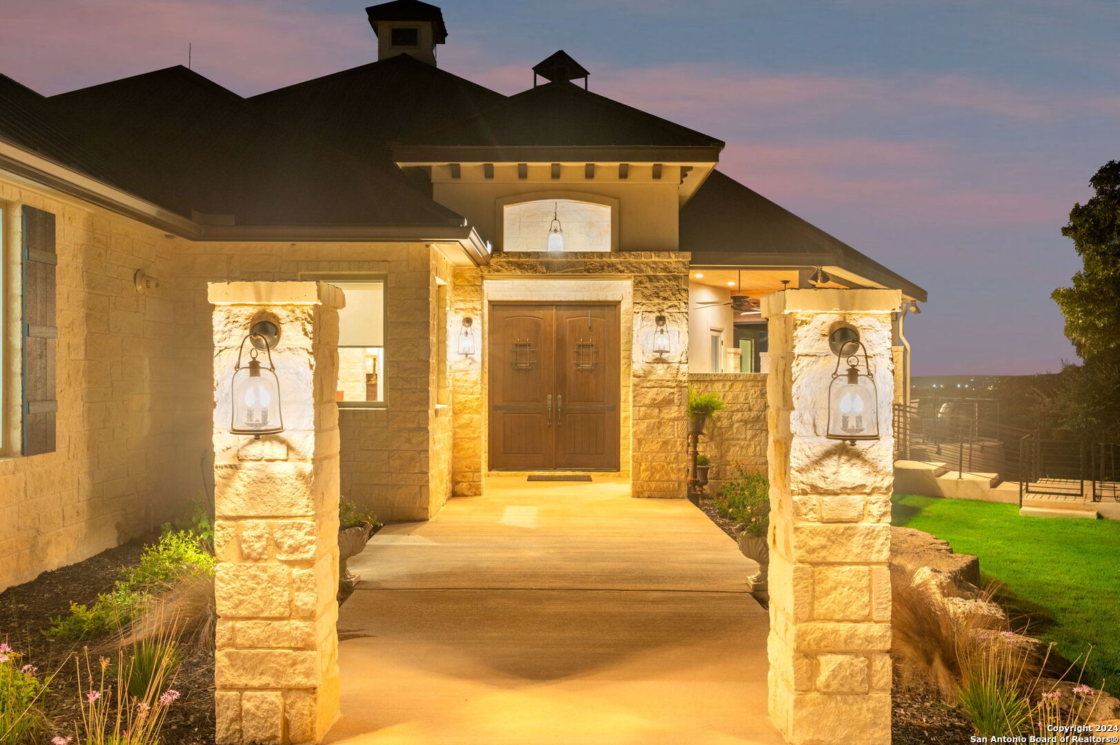 639 Menger Springs