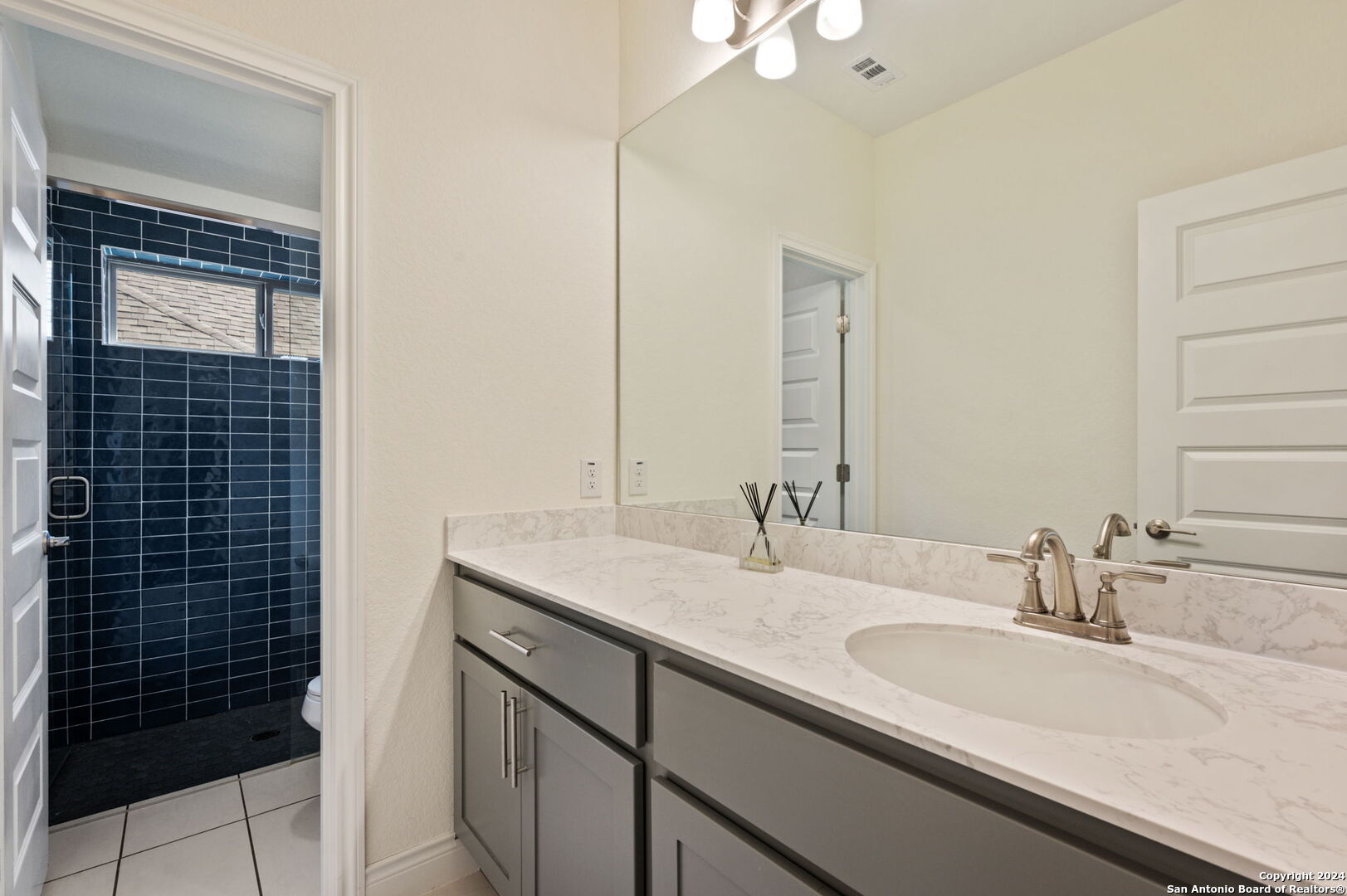 9036 Raven Pointe