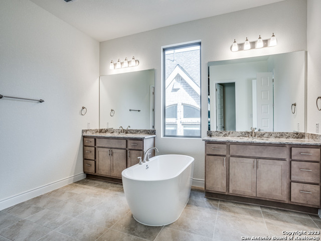 9036 Raven Pointe