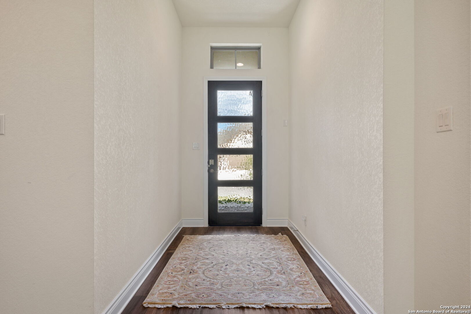 9036 Raven Pointe