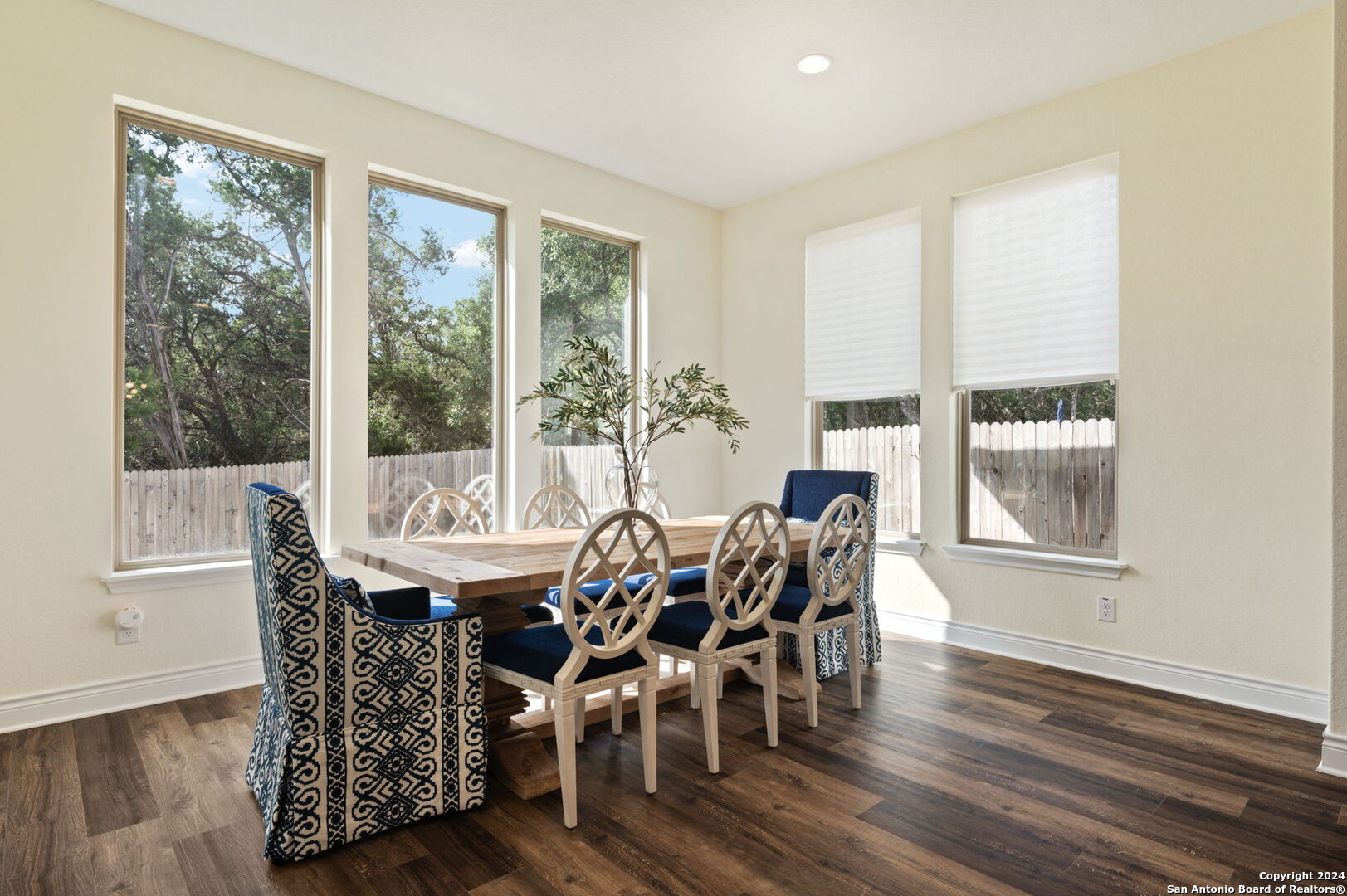 9036 Raven Pointe